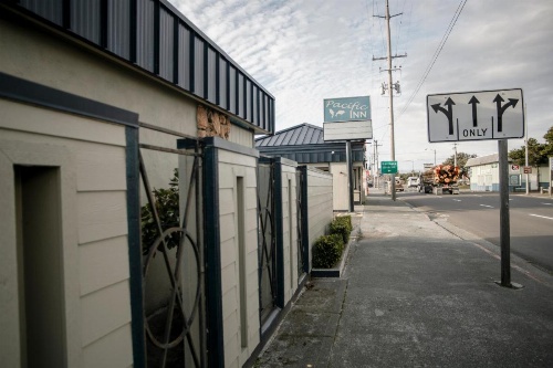 Pacific Inn image 12